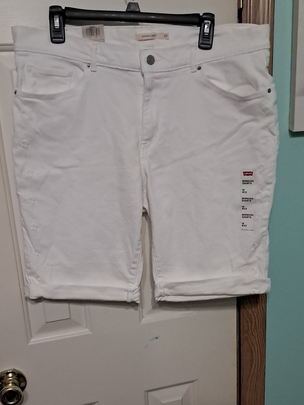 Levi's Womans White Denim Bermuda Shorts